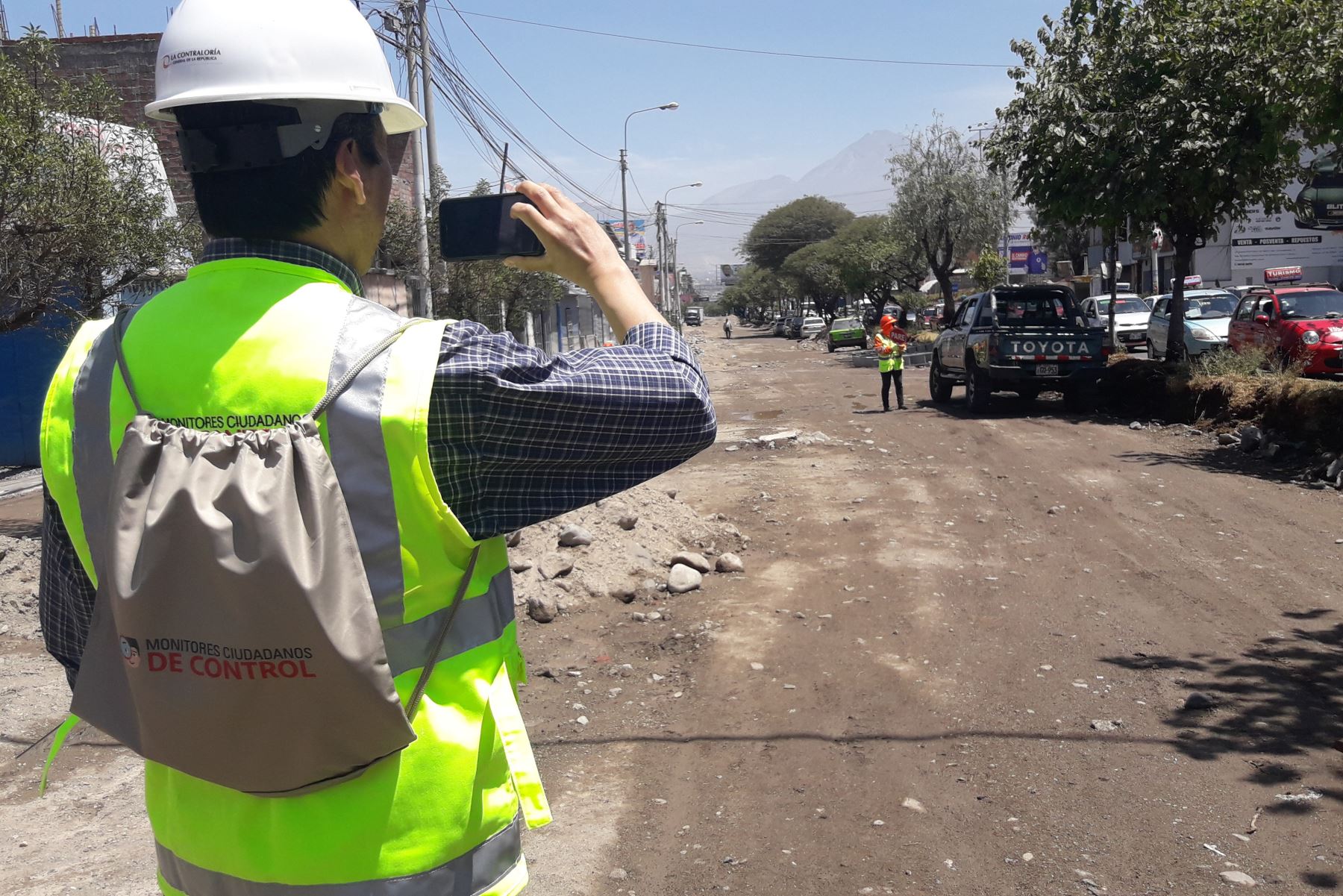 Los 314 monitores ciudadanos de Arequipa ejercerán labores de vigilancia en la ejecución de obras públicas.