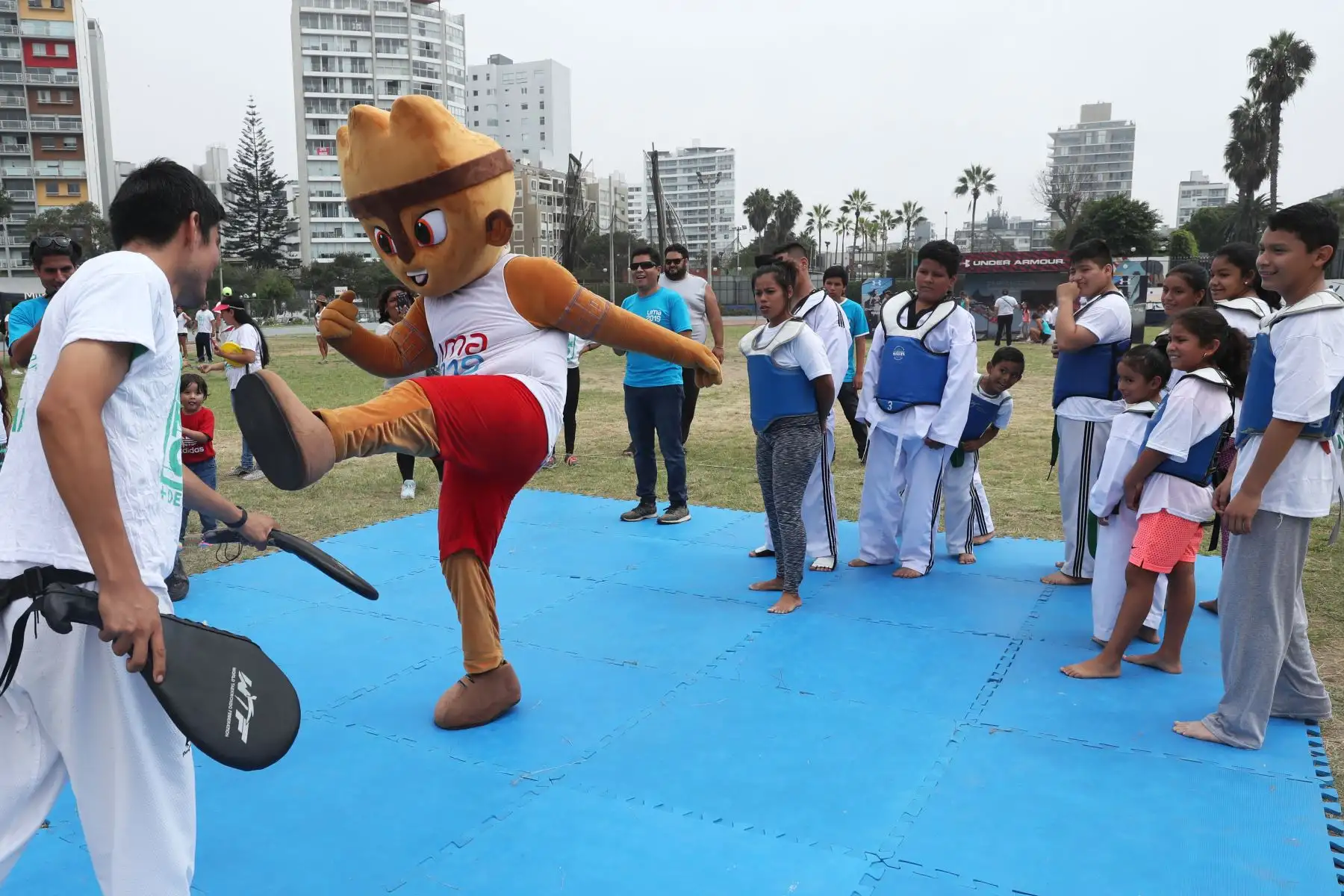 Los Juegos Panamericanos y Parapanamericanos Lima 2019 estuvieron presentes en la celebración del Día Mundial de la Actividad Física organizada por la municipalidad de Barranco.  Foto: ANDINA/Melina Mejía