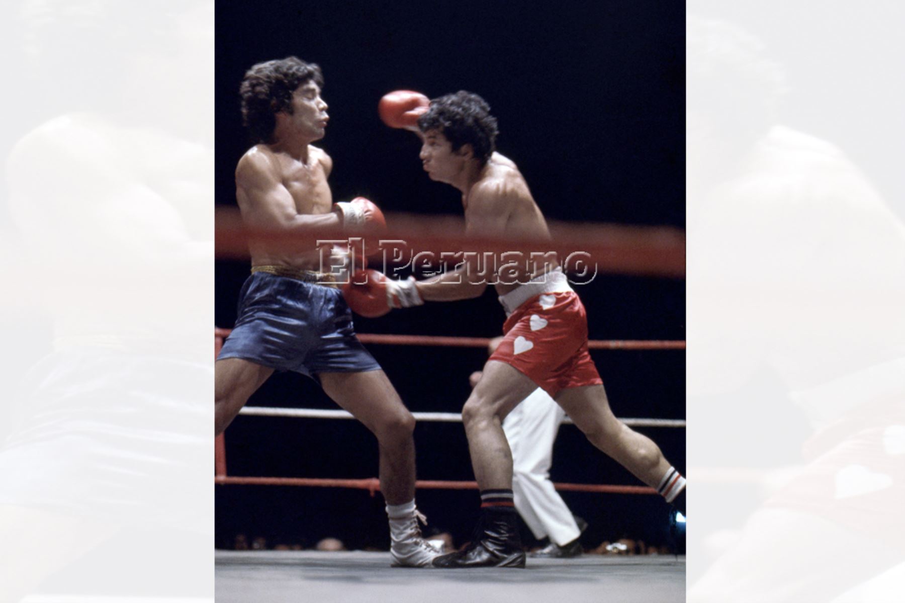 Lima - 3 marzo 1978 / El campeón peruano Fernando Rocco consiguió en el ring del Amauta su qiinta victoria consecutiva al vencer por puntos al púgil chileno Pedro Acuña.