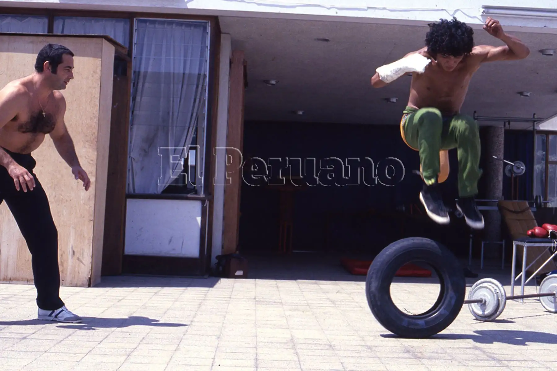 Lima - 17 abril 1979 / A pesar de una lesión en su mano derecha, Fernando Rocco continúa con sus entrenamientos en busca de su consagración continetal.