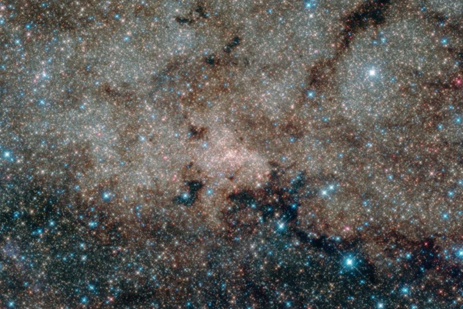 Fotografía que muestra a la Vía Láctea en todo su esplendor. Foto: AFP