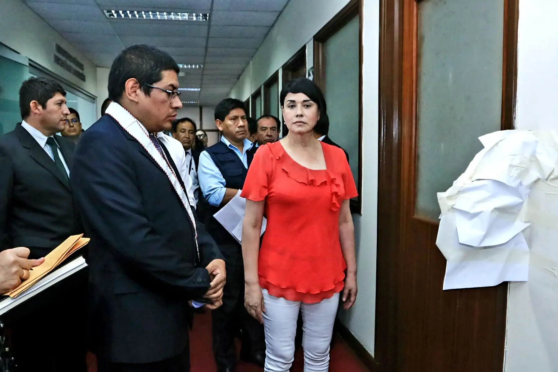 Rosa Venegas, ex asesora de Chávarry participa en el desarrollo de diligencia de reconstrucción del ingreso ilegal a una oficina que había sido lacrada por el fiscal José Domingo Pérez.
Foto: ANDINA/Difusión