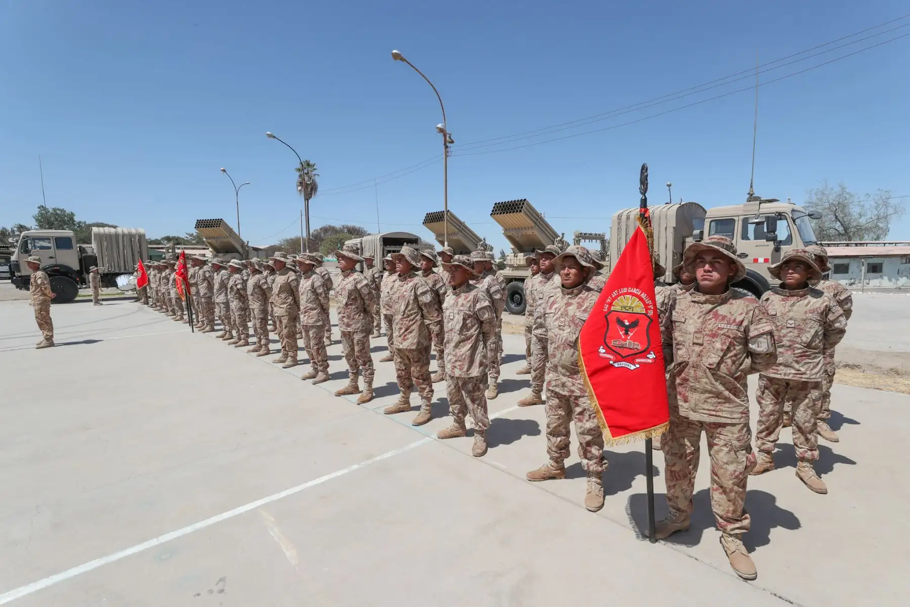 Ministro de Defensa, José Huerta visItó bases del Pedregal y Cemae en Arequipa.
Foto: ANDINA/MINDEF