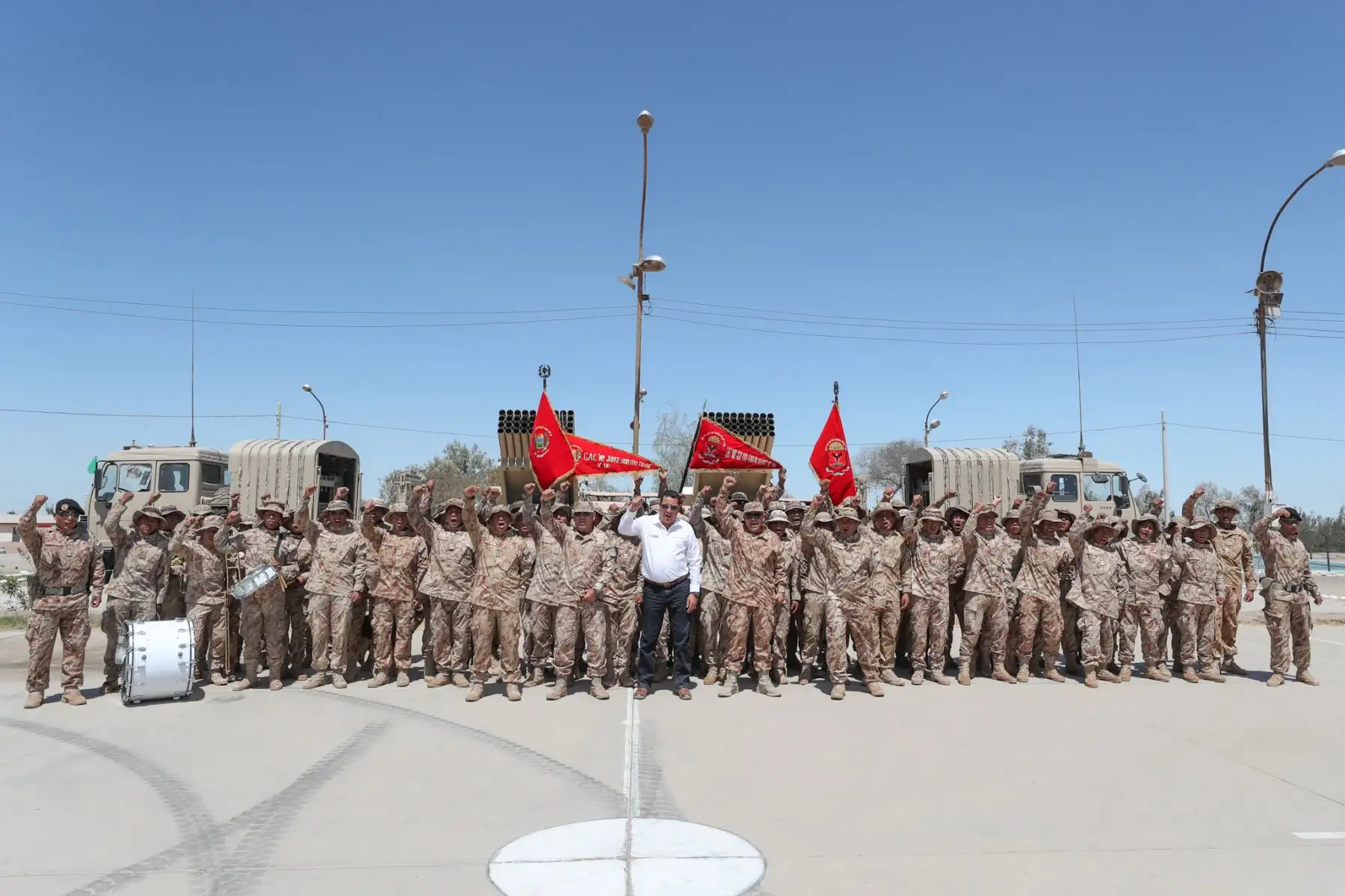 Ministro de Defensa, José Huerta visitó bases del Pedregal y Cemae en Arequipa.
Foto: ANDINA/MINDEF