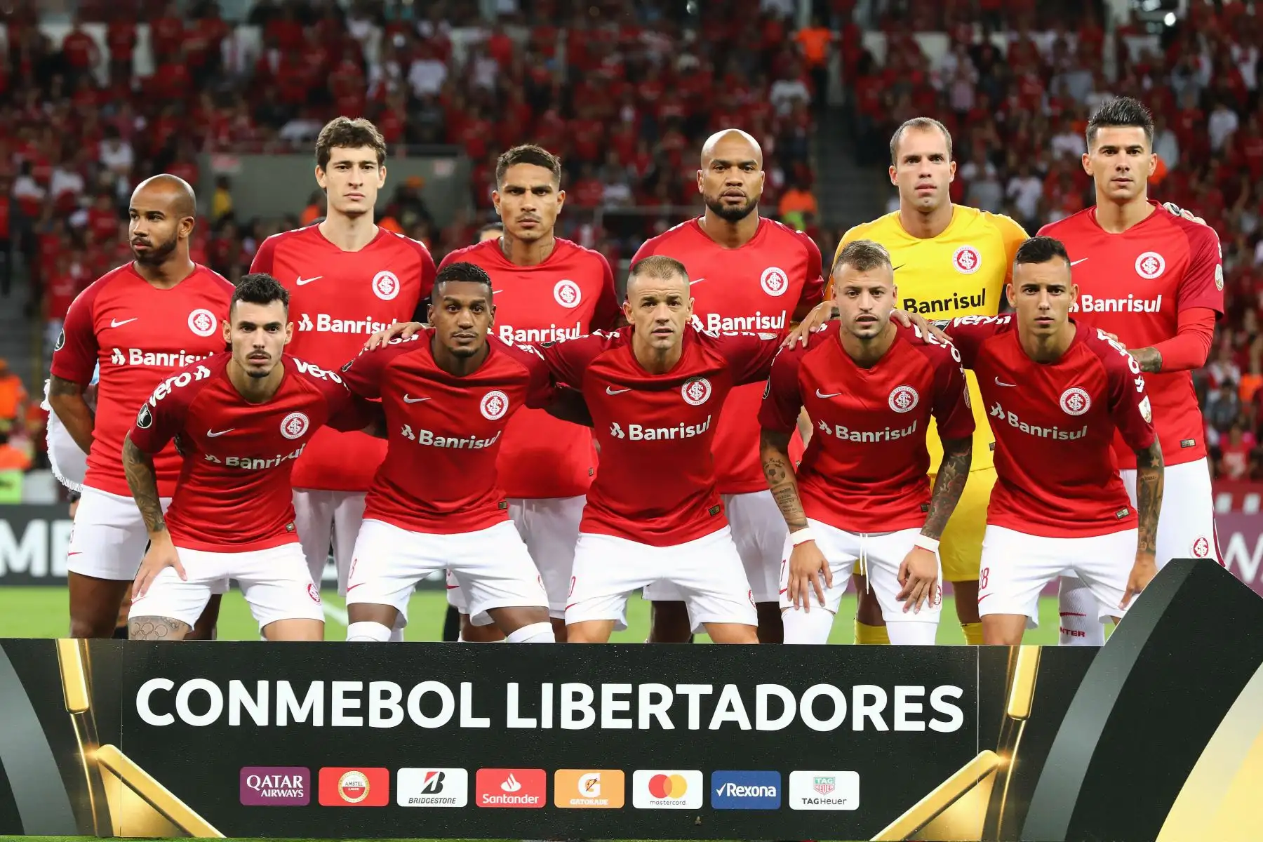 Los jugadores internacionales de Brasil posan para las fotos antes del inicio de su partido de fútbol de la Copa Libertadores 2019 contra el Palestino de Chile.Foto: AFP