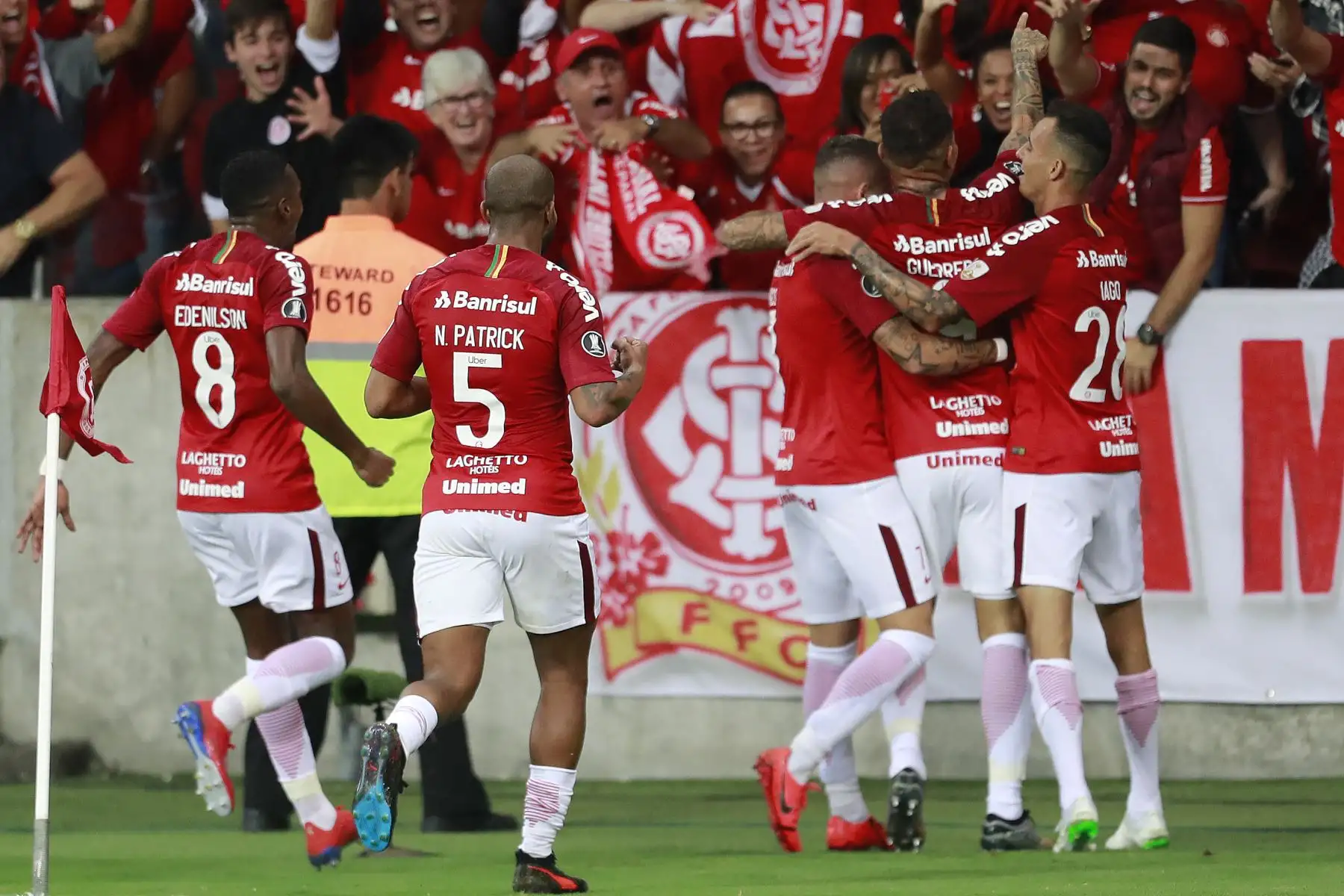 El peruano Paolo Guerrero de la Internacional de Brasil se celebra luego de anotar contra el Palestino de Chile durante su partido de fútbol de la Copa Libertadores 2019. Foto:AFP