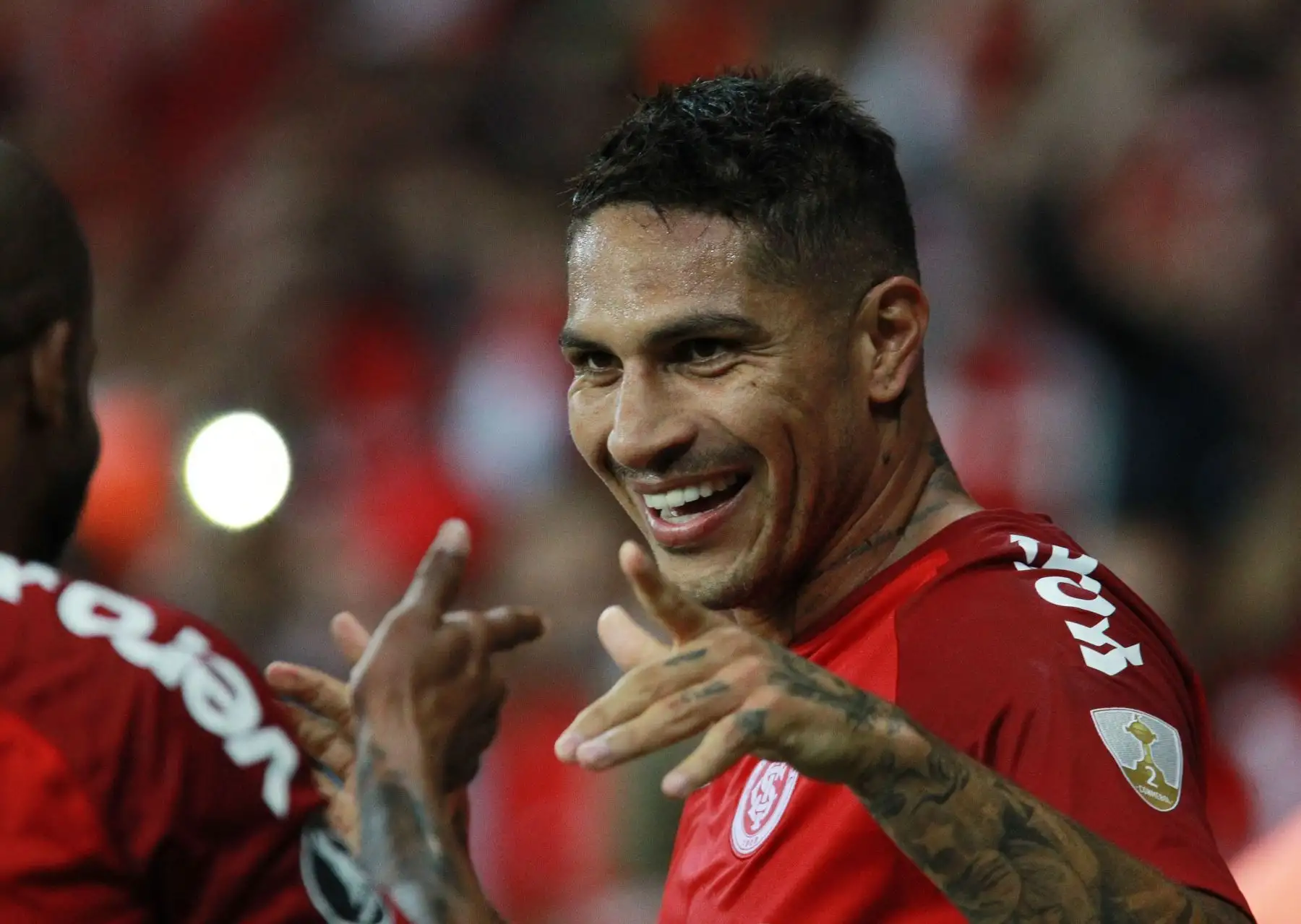 Paolo Guerrero de Internacional celebra su gol ante el  Palestino de Chile.
Foto:EFE