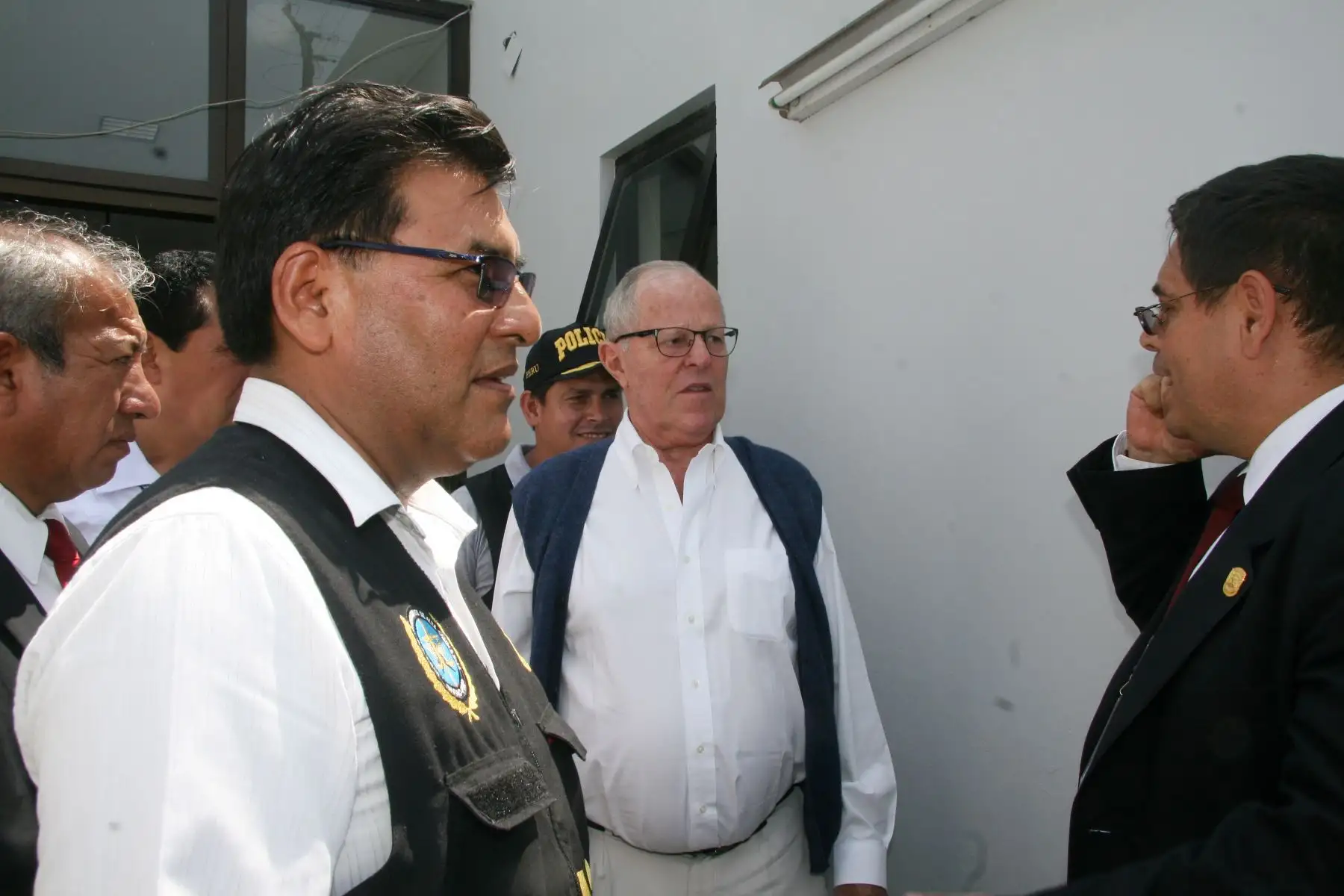 El ex presidente Pedro Pablo Kuczynski ingresa al Instituto de Medicina Legal y Ciencias Forenses del Ministerio Público tras orden de detención preliminar.
Foto: ANDINA/Fiscalía de la Nación