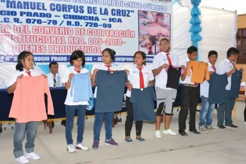 Veinte jóvenes en condición de discapacidad de Chincha se graduaron como operarios de producción textil tras concluir el ciclo de capacitaciones técnico productivas del programa Jóvenes Productivos del Ministerio de Trabajo y Promoción del Empleo (MTPE), que se desarrolló en esta provincia de la región Ica.