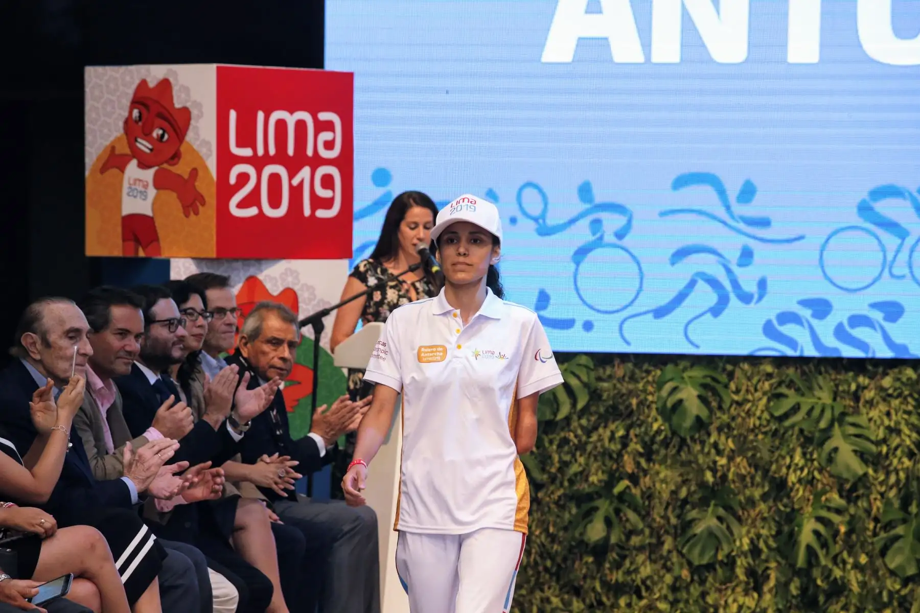 Panamericanos Lima 2019. Lima 2019 presentó los uniformes oficiales de los juegos en la pasarela de Perú Moda y contó con la presencia del Ministro de Comercio Exterior y Turismo Edgar Vásquez, Carlos Neuhaus, Jefe Comite Organizador Lima 2019 y el  Presidente de Panam Sports, Neven Ilic. Foto: ANDINA/Nathalie Sayago