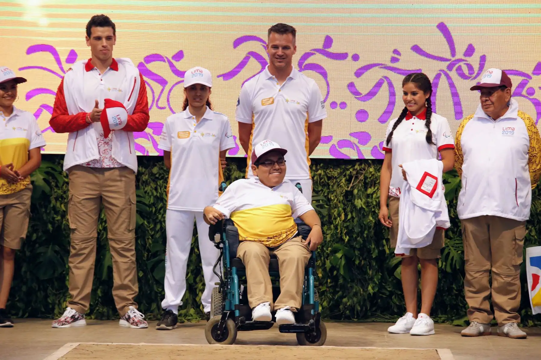Panamericanos Lima 2019. Lima 2019 presentó los uniformes oficiales de los juegos en la pasarela de Perú Moda y contó con la presencia del Ministro de Comercio Exterior y Turismo Edgar Vásquez, Carlos Neuhaus, Jefe Comite Organizador Lima 2019 y el  Presidente de Panam Sports, Neven Ilic. Foto: ANDINA/Nathalie Sayago