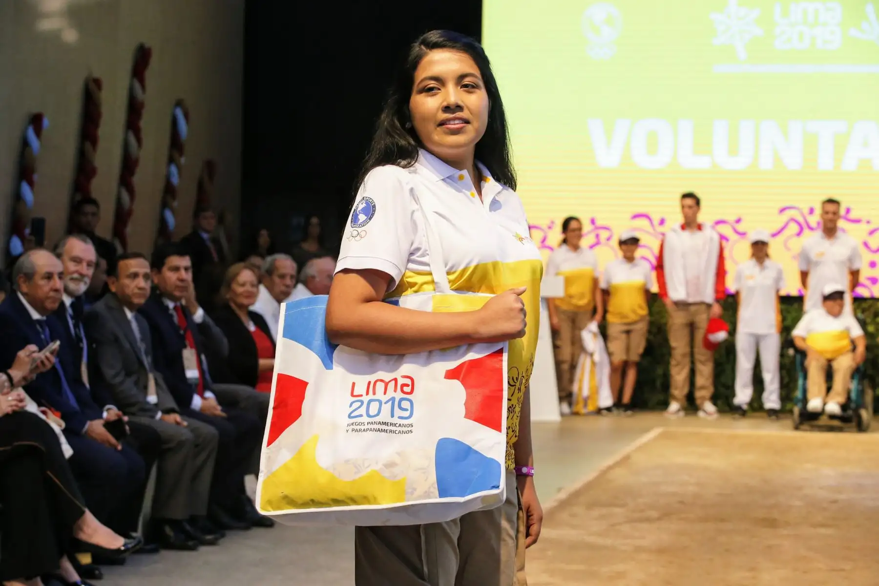 Panamericanos Lima 2019. Lima 2019 presentó los uniformes oficiales de los juegos en la pasarela de Perú Moda y contó con la presencia del Ministro de Comercio Exterior y Turismo Edgar Vásquez, Carlos Neuhaus, Jefe Comite Organizador Lima 2019 y el  Presidente de Panam Sports, Neven Ilic. Foto: ANDINA/Nathalie Sayago