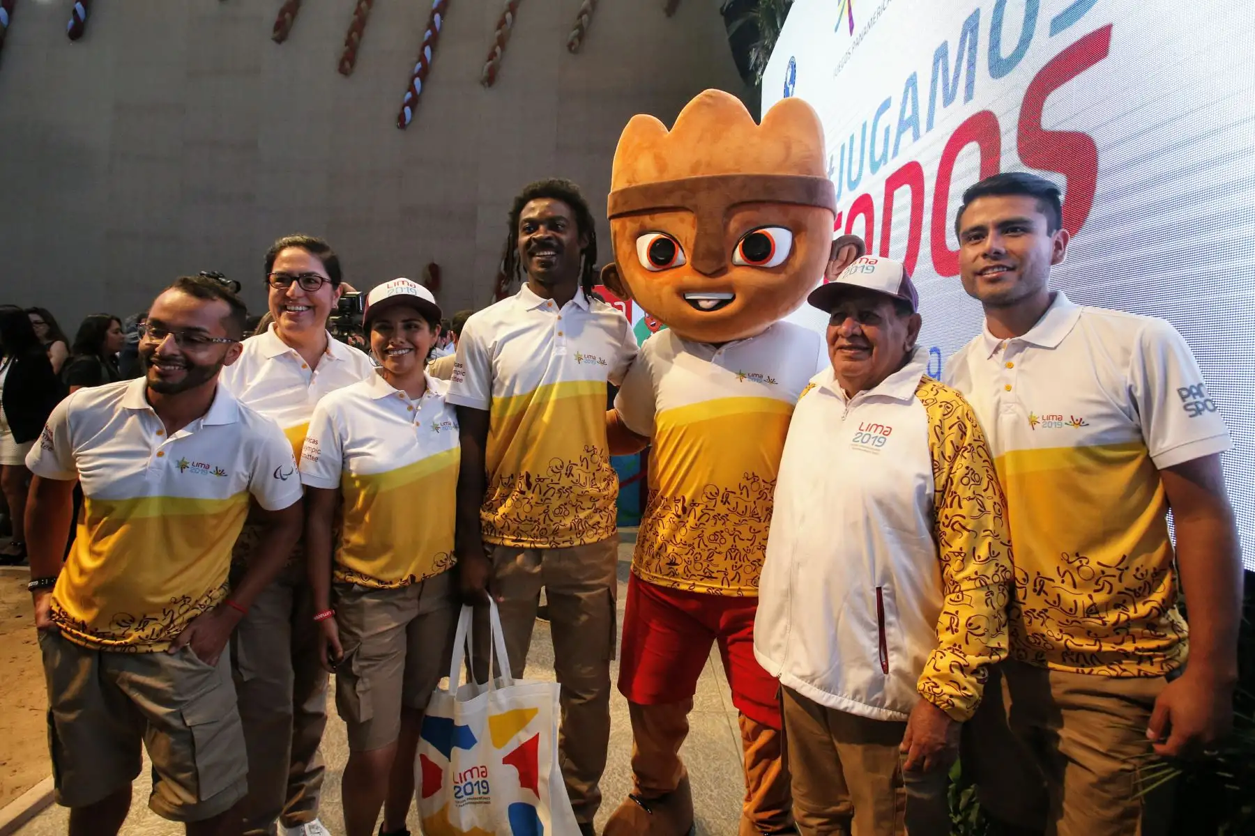 Panamericanos Lima 2019. Lima 2019 presentó los uniformes oficiales de los juegos en la pasarela de Perú Moda y contó con la presencia del Ministro de Comercio Exterior y Turismo Edgar Vásquez, Carlos Neuhaus, Jefe Comite Organizador Lima 2019 y el  Presidente de Panam Sports, Neven Ilic. Foto: ANDINA/Nathalie Sayago
