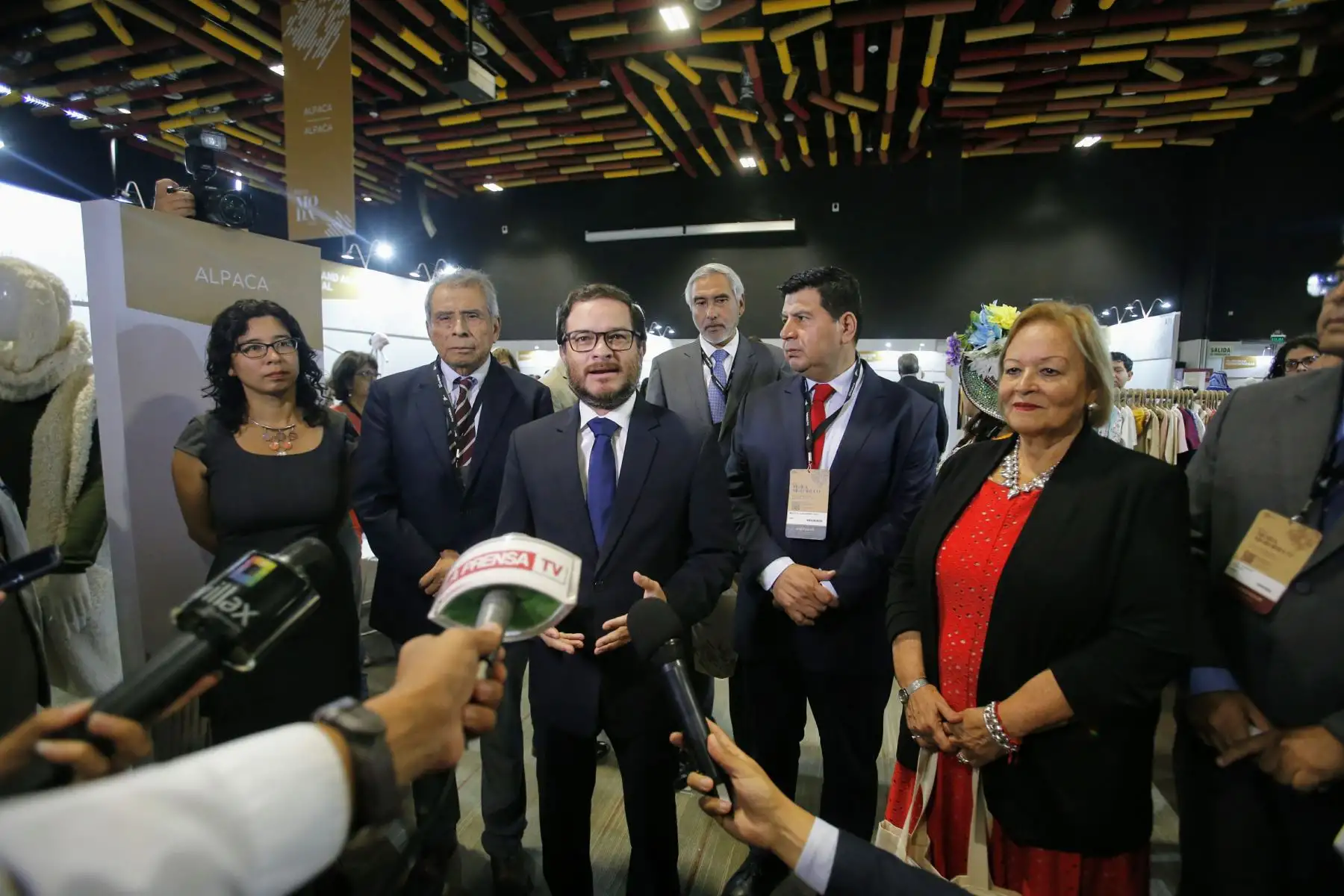 Perú Moda y Perú Moda Deco abren sus puertas al mundo apostando por la moda sostenible, la inauguración contó con la presencia del Ministro de Comercio Exterior y Turismo Edgar Vásquez acompañado de otras personalidades. Foto: ANDINA/Nathalie Sayago