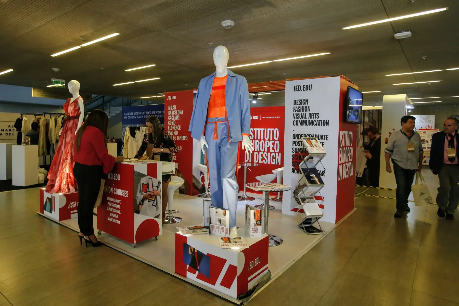 Perú Moda y Perú Moda Deco abren sus puertas al mundo apostando por la moda sostenible, la inauguración contó con la presencia del Ministro de Comercio Exterior y Turismo Edgar Vásquez acompañado de otras personalidades. Foto: ANDINA/Nathalie Sayago