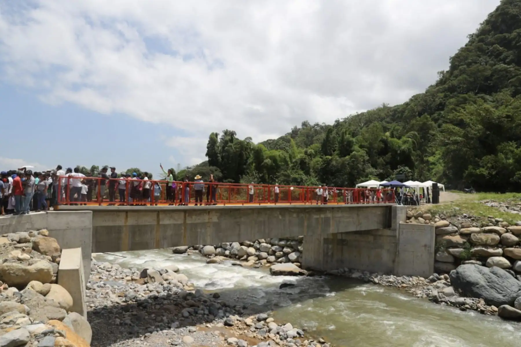 Presidente Martin Vizcarra, hace entrega de cinco puentes que mejorarán el tránsito en la provincia de Huancabamba. Foto: ANDINA/Prensa Presidencia