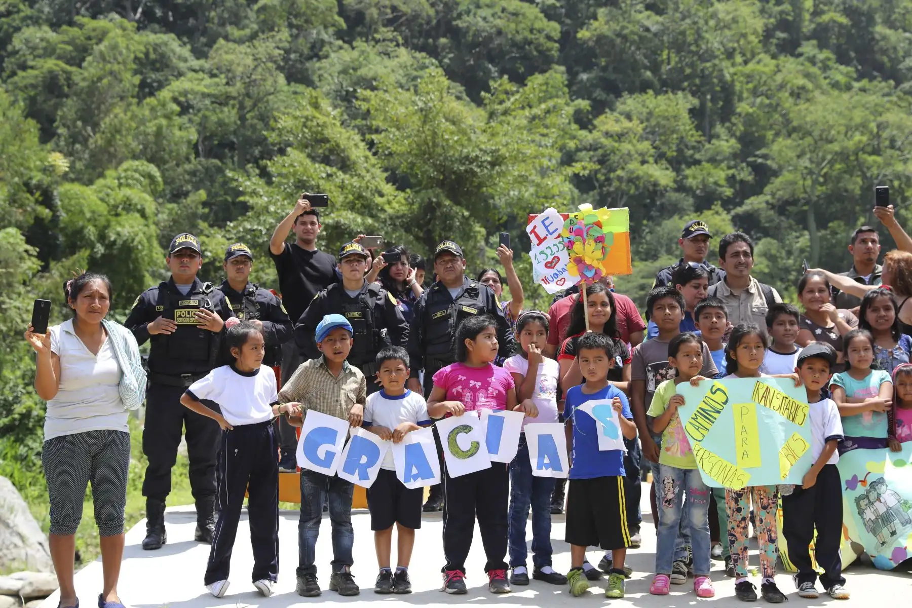 Presidente Martin Vizcarra, hace entrega de cinco puentes que mejorarán el tránsito en la provincia de Huancabamba. Foto: ANDINA/Prensa Presidencia