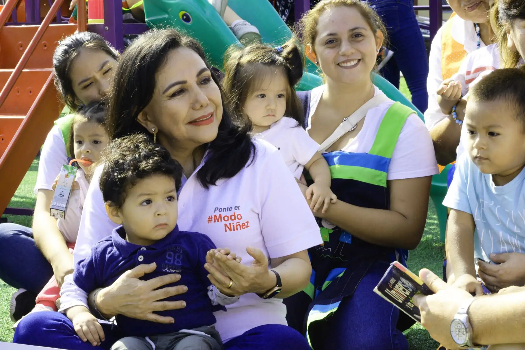 Ministra de la mujer Gloria Monteneg y alcaldes de Surquillo, LaVictoria, Magdalena, Lince y SanBorja se ponen en Modo Niñez que busca sensibilizar a comunidad en el cuidado de las niñas, niños y adolescentes en espacios públicos.Foto:ANDINA/Mimp