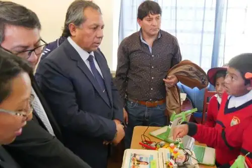 El viceministro de Gestión Institucional del Ministerio de Educación, Guido Rospigliosi, sostuvo en Cusco que para garantizar el desarrollo sostenible de la comunidad todos debemos estar comprometidos con la educación y con los aprendizajes de nuestros estudiantes.