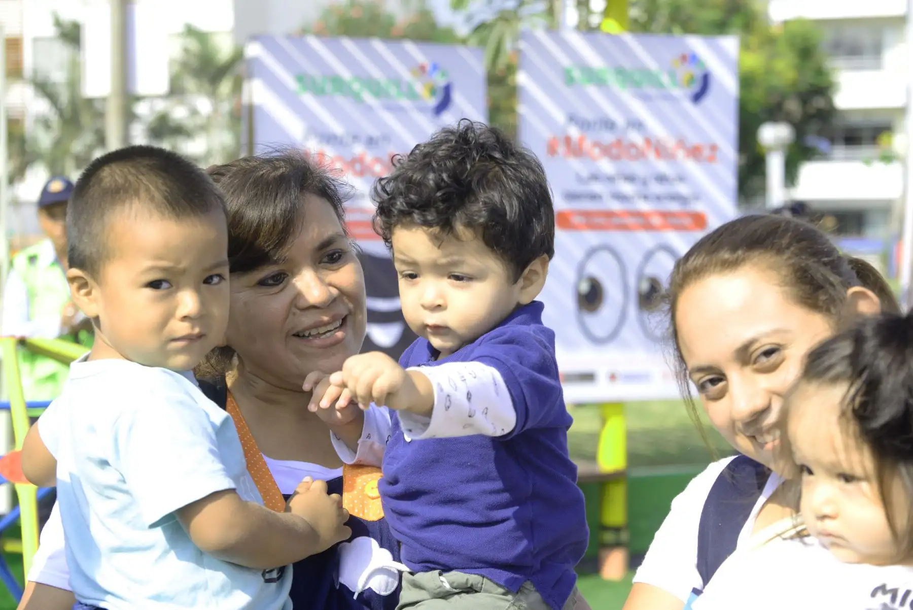 Ministra de la mujer Gloria Monteneg y alcaldes de Surquillo, LaVictoria, Magdalena, Lince y SanBorja se ponen en Modo Niñez que busca sensibilizar a comunidad en el cuidado de las niñas, niños y adolescentes en espacios públicos.Foto:ANDINA/Mimp