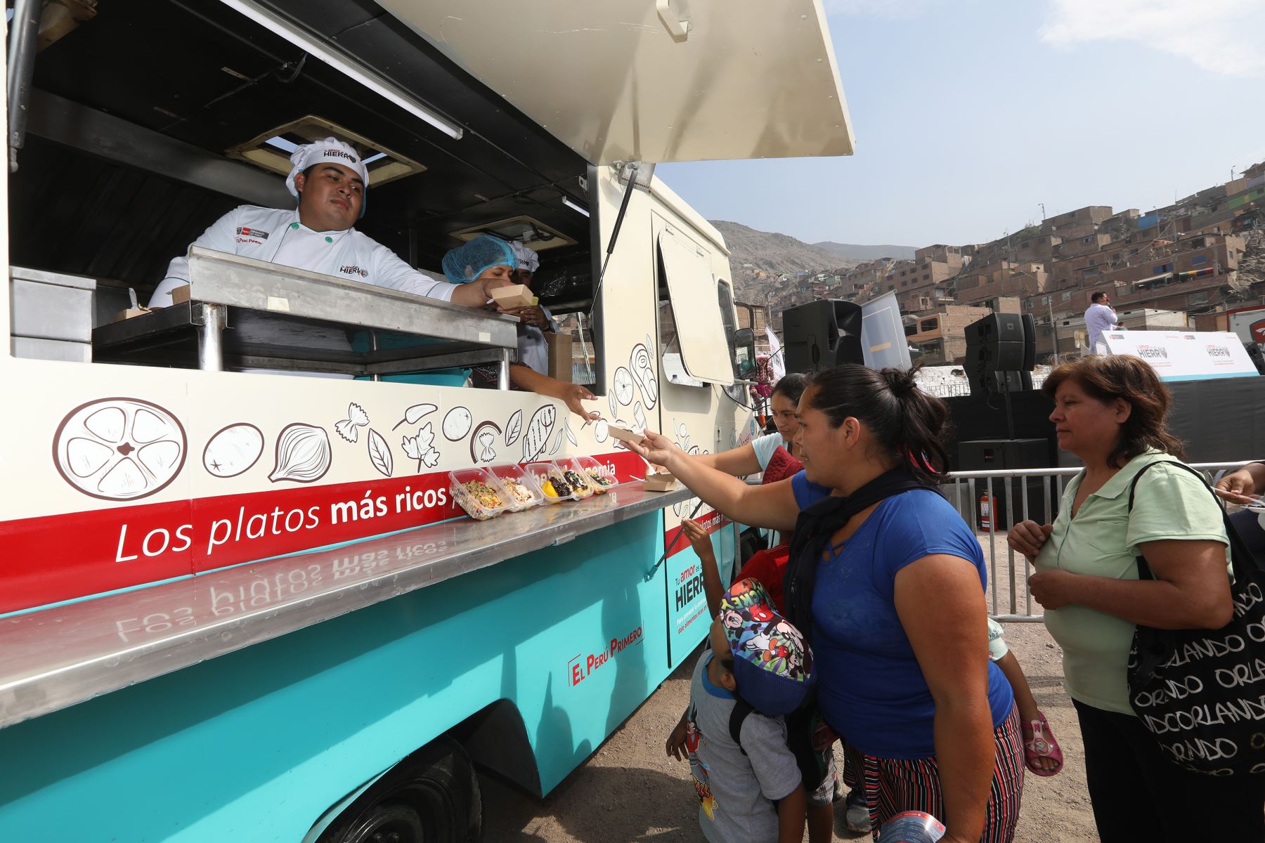 Food Truck Sazón de Hierro del MInsa busca sensibilizar sobre la importancia de consumir hierro para combatir la anemia. Foto: ANDINA/Difusión
