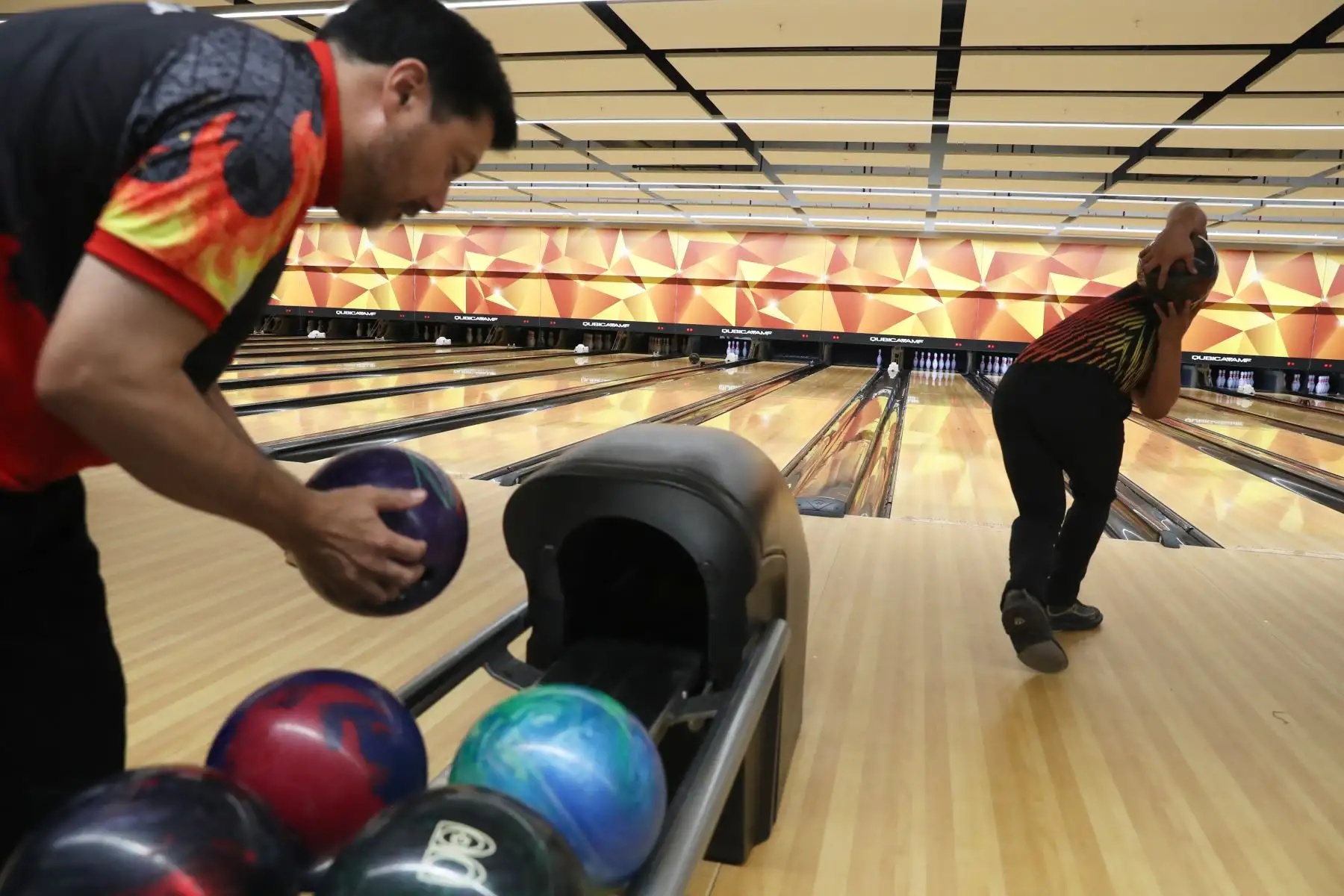 En la categoría de dobles se jugará en una etapa, 24 juegos por país y se declara ganador al equipo que derribe más pinos. Foto: ANDINA/Melina Mejía