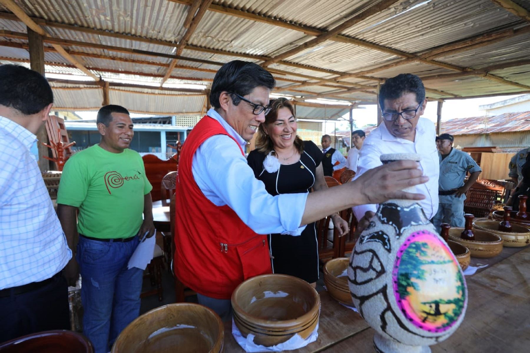 Ministro de Justicia, Vicente Zeballos, durante visita a establecimiento penitenciario en Iquitos. Foto: Difusión.