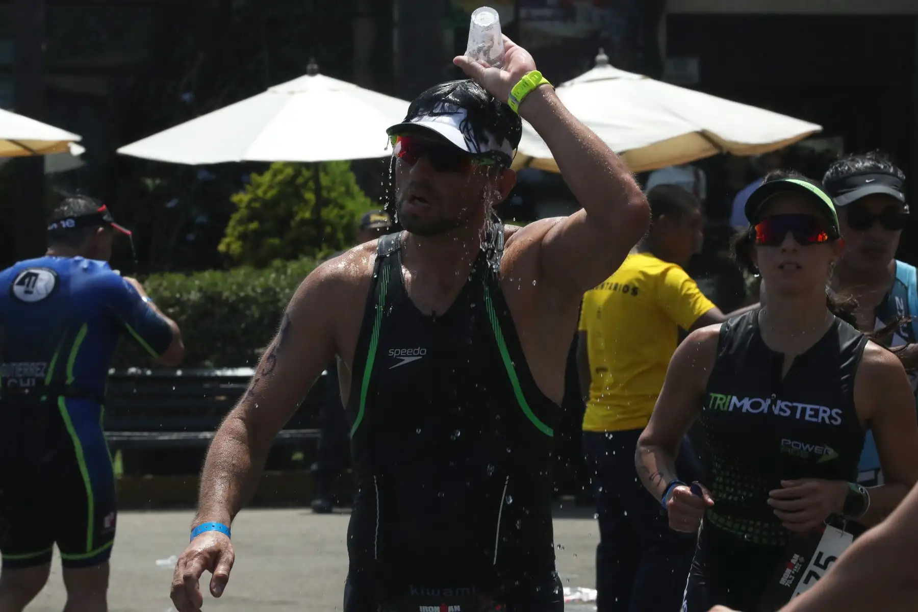 Los participantes en la triatlón IRONMAN 70.3 Perú 2109 compitieron en tres disciplinas: A nado 1.2 millas, recorrieron en bicicleta 90 kilometros y a trote 21 kilometros. El recorrido se realizó a lo largo de la costa verde. Foto: ANDINA/Melina Mejía