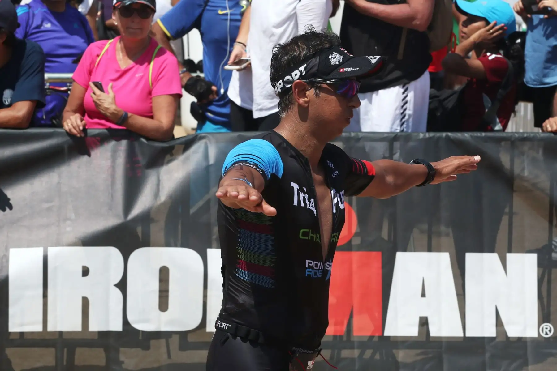 Los participantes en la triatlón IRONMAN 70.3 Perú 2109 compitieron en tres disciplinas: A nado 1.2 millas, recorrieron en bicicleta 90 kilometros y a trote 21 kilometros. El recorrido se realizó a lo largo de la costa verde. Foto: ANDINA/Melina Mejía