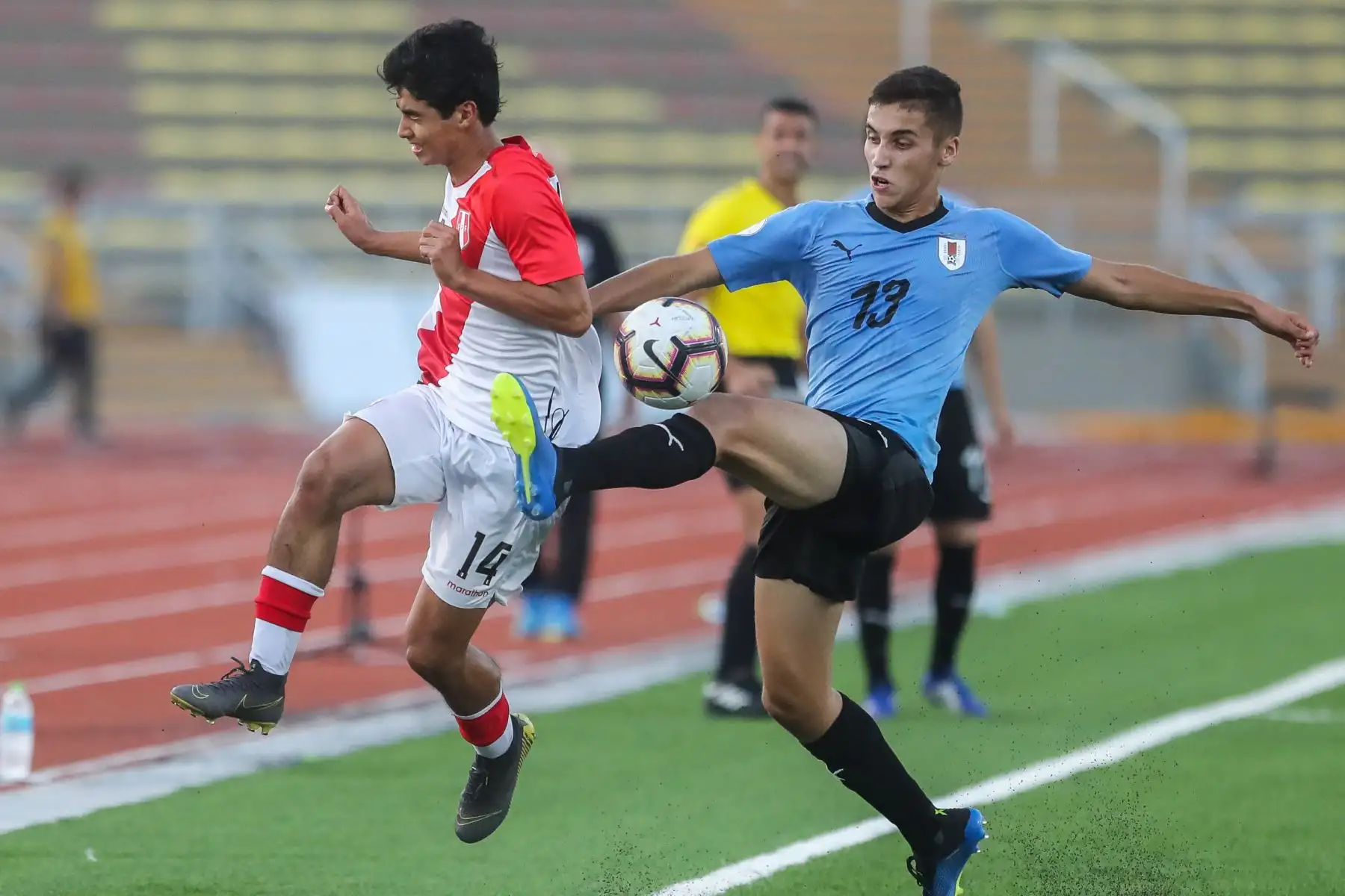 Perú derrotó por 3-2 a Uruguay con dos goles de Manuel Pinto y Daniel Llontop.

Foto: ANDINA/Juan Carlos Guzmán Negrini