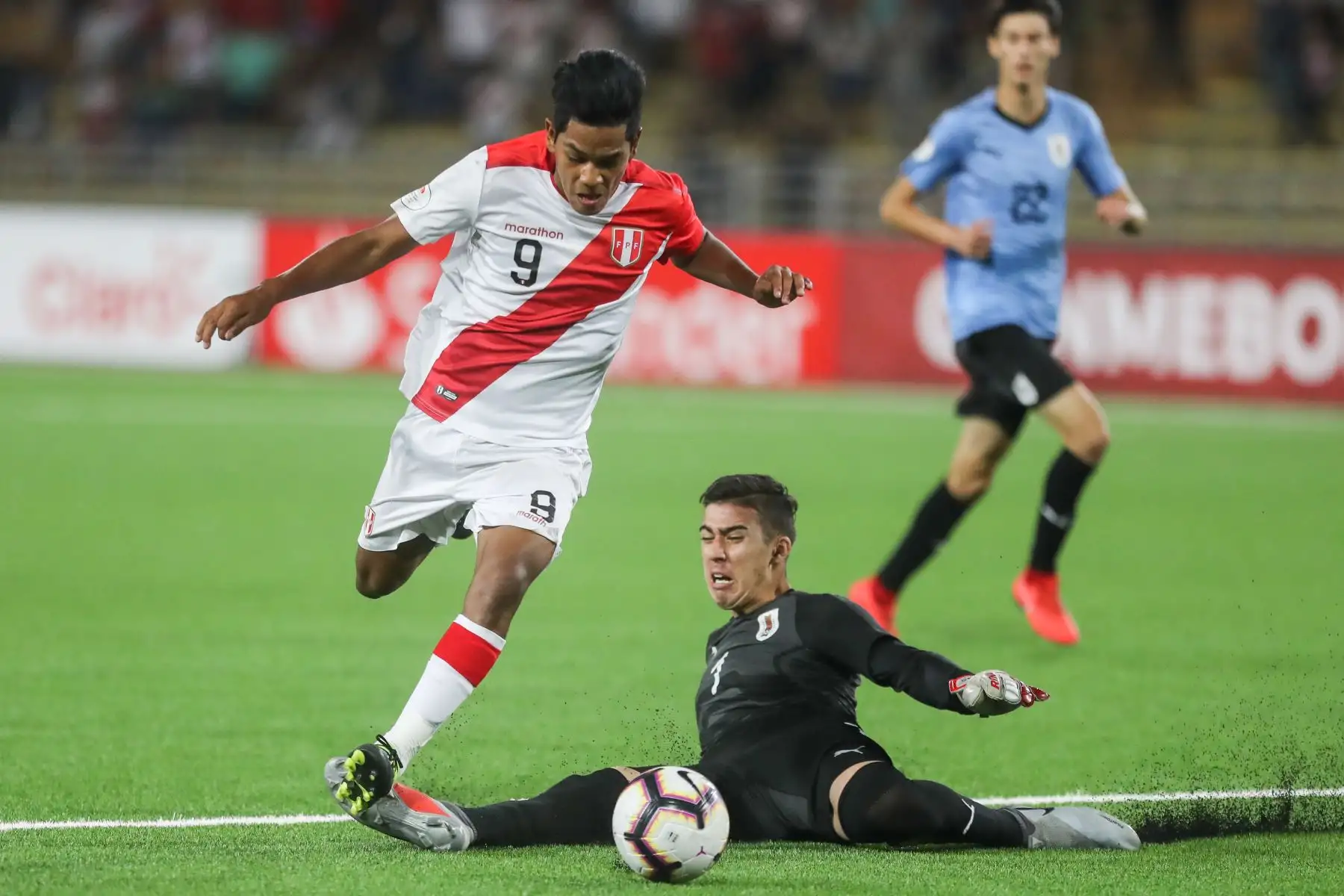Perú derrotó por 3-2 a Uruguay con dos goles de Manuel Pinto y uno de Daniel Llontop.

Foto: ANDINA/Juan Carlos Guzmán Negrini