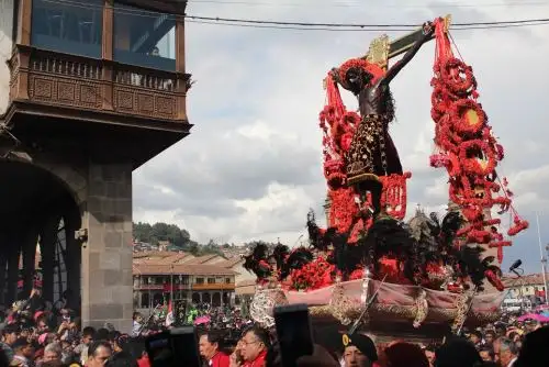 Cusco celebra hoy la procesión del Señor de los Temblores por Semana Santa. ANDINA/Percy Hurtado