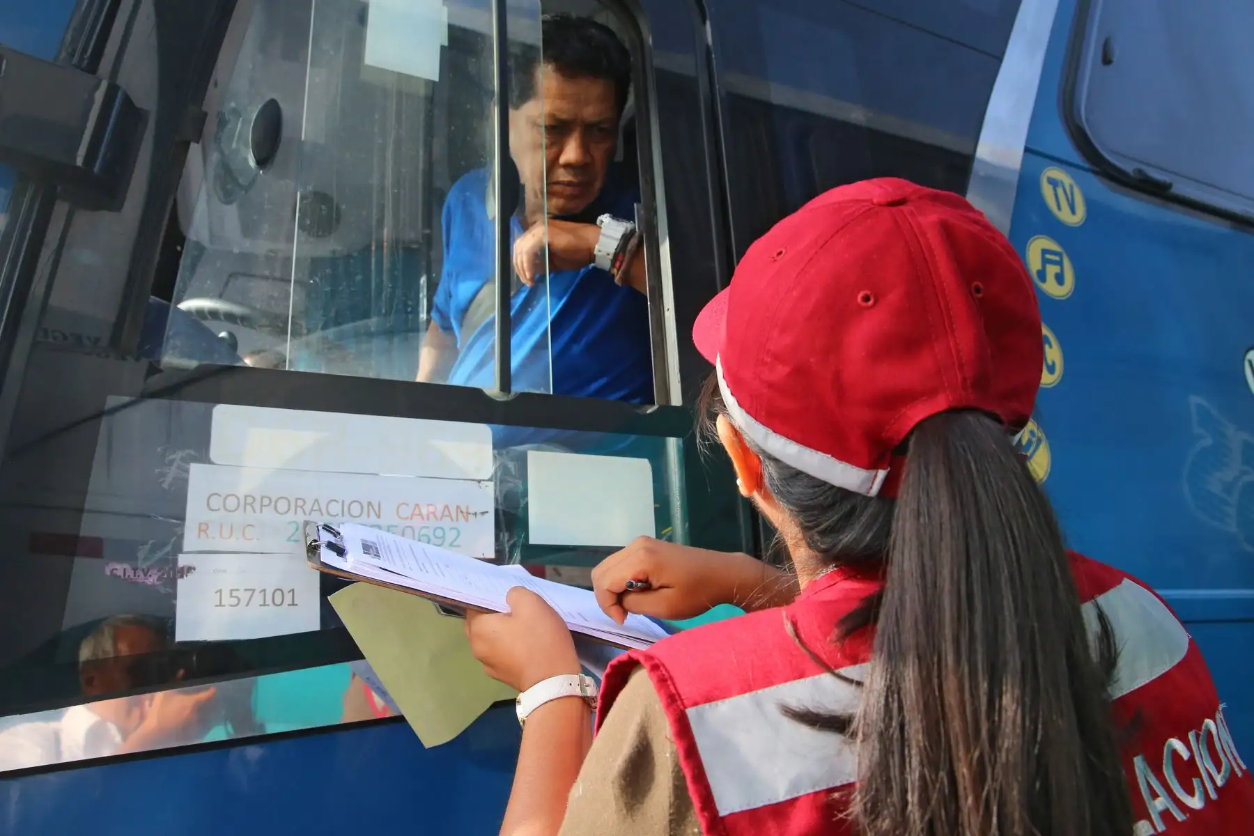 Indecopi, la Sutran y la Policía Fiscal, realizan Megaoperativo, Conjunto de fiscalización al servicio de transporte terrestre de pasajeros de rutas nacionales ante los proximidad del  feriados largos por Semana Santa. Foto: ANDINA/Vidal Tarqui