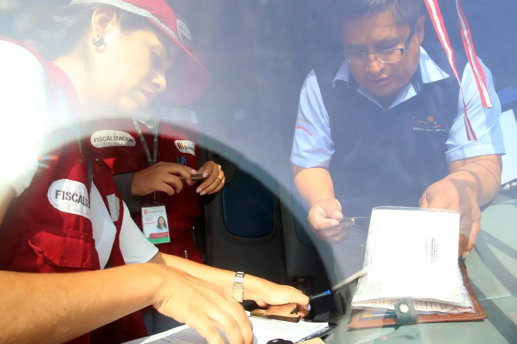 Indecopi, la Sutran y la Policía Fiscal, realizan Megaoperativo, Conjunto de fiscalización al servicio de transporte terrestre de pasajeros de rutas nacionales ante los proximidad del  feriados largos por Semana Santa. Foto: ANDINA/Vidal Tarqui
