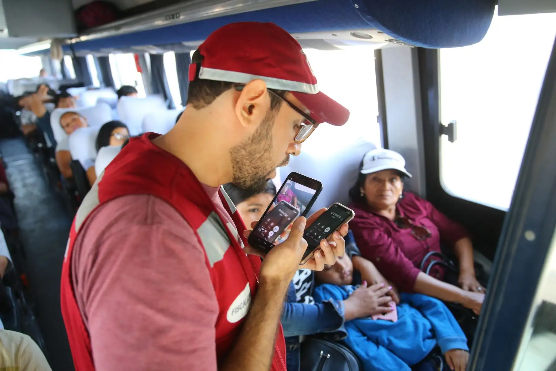 Indecopi, la Sutran y la Policía Fiscal, realizan Megaoperativo, Conjunto de fiscalización al servicio de transporte terrestre de pasajeros de rutas nacionales ante los proximidad del  feriados largos por Semana Santa. Foto: ANDINA/Vidal Tarqui