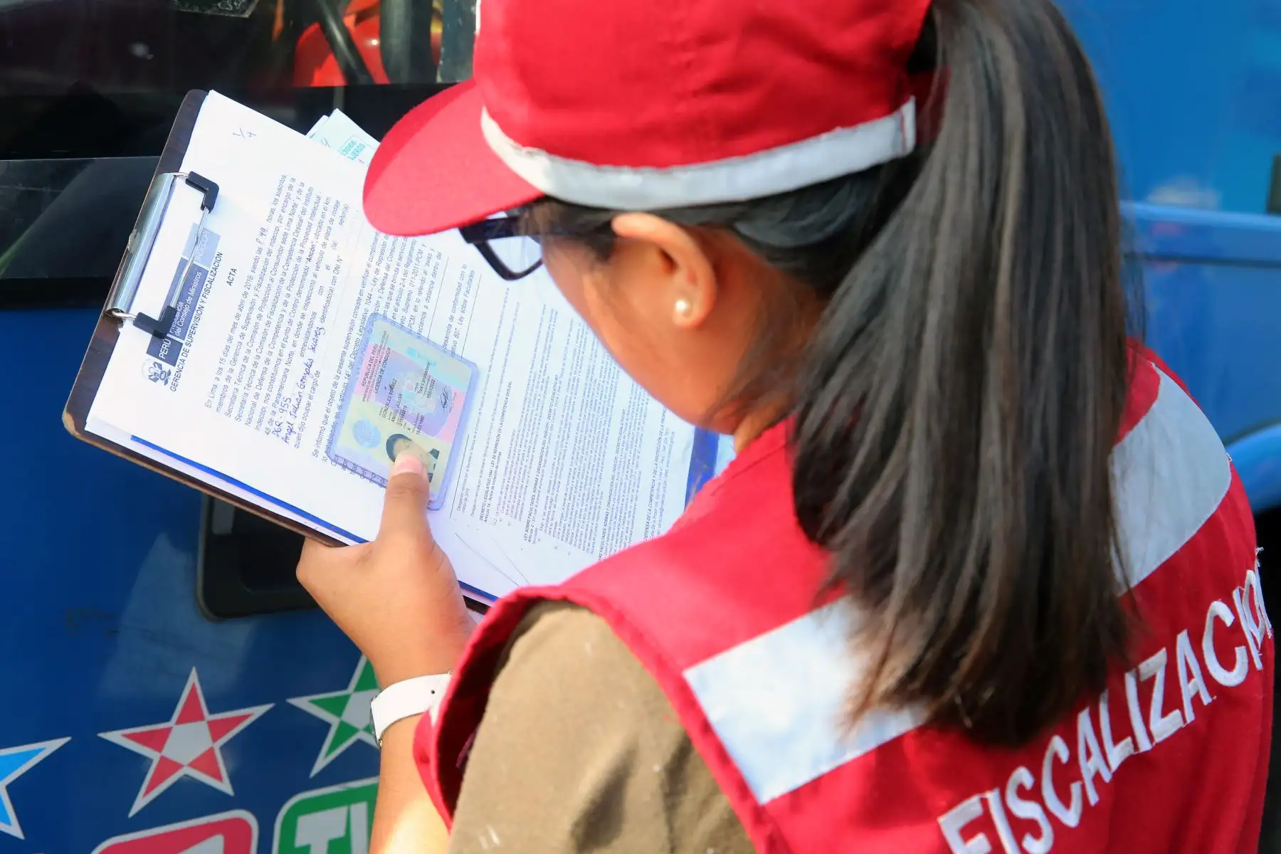 Indecopi, la Sutran y la Policía Fiscal, realizan Megaoperativo, Conjunto de fiscalización al servicio de transporte terrestre de pasajeros de rutas nacionales ante los proximidad del  feriados largos por Semana Santa. Foto: ANDINA/Vidal Tarqui