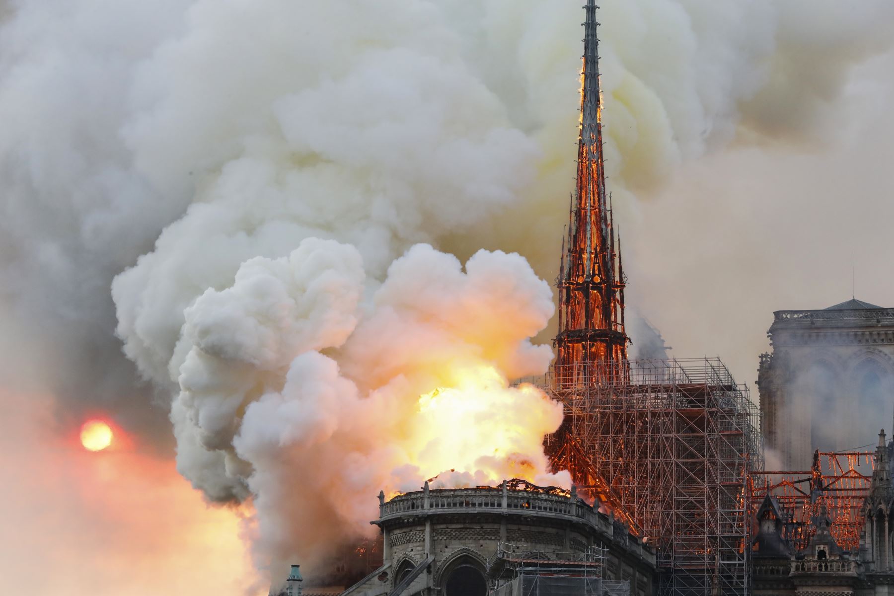 Incendio en Notre Dame. Foto: AFP