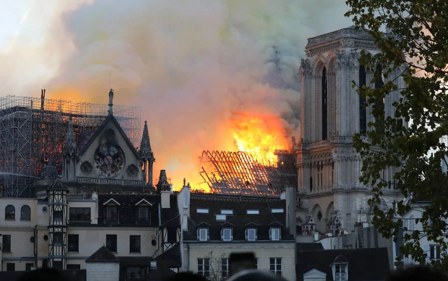 Se incendia la catedral de Notre Dame de París. Foto: AFP
