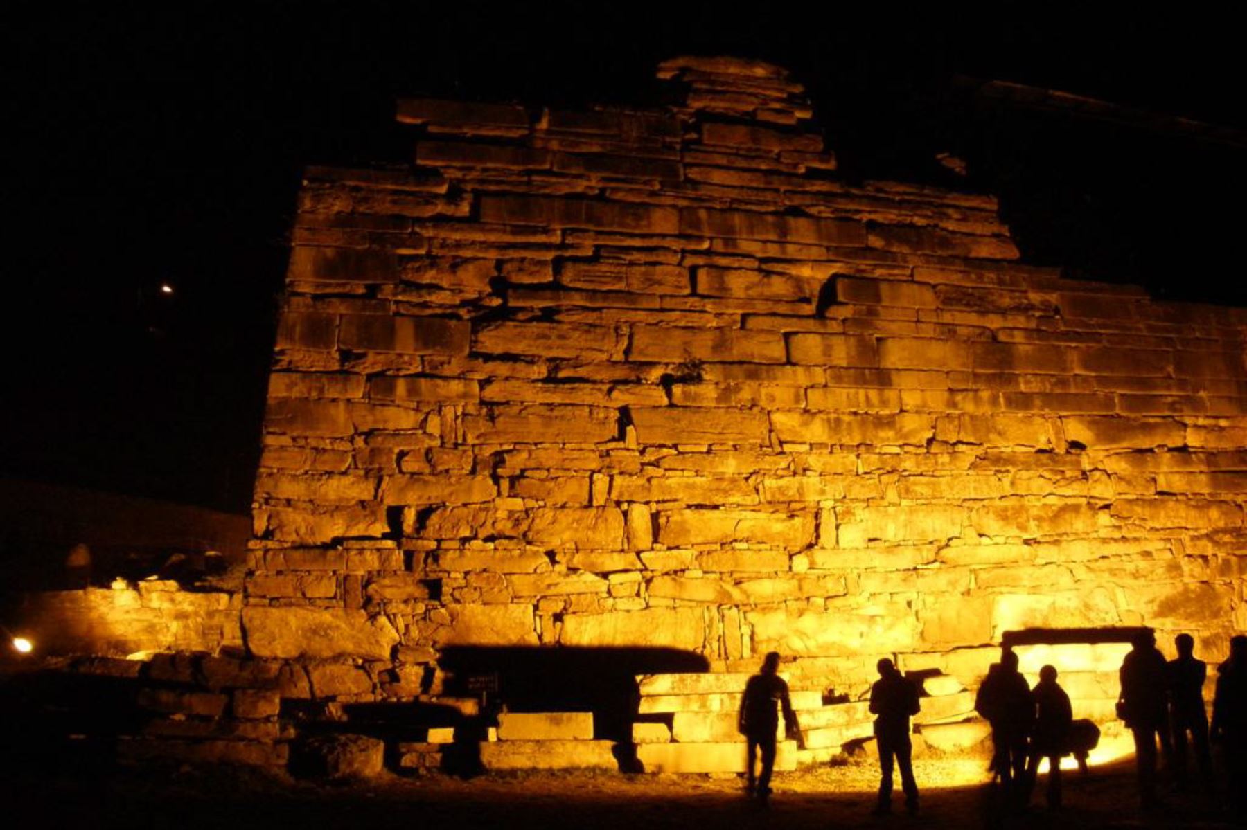 El complejo arqueológico Chavín de Huántar habilita recorridos nocturnos para visitar esta Semana Santa. ANDINA/Archivo