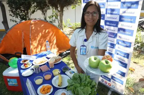 EsSalud recomienda consumir manzana, tuna, mandarina o granadilla a los que acamparán este feriado. ANDINA/Difusión