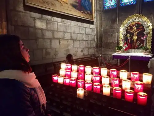 El anda del Cristo Morado está albergada en la iglesia Saint-Germain l
