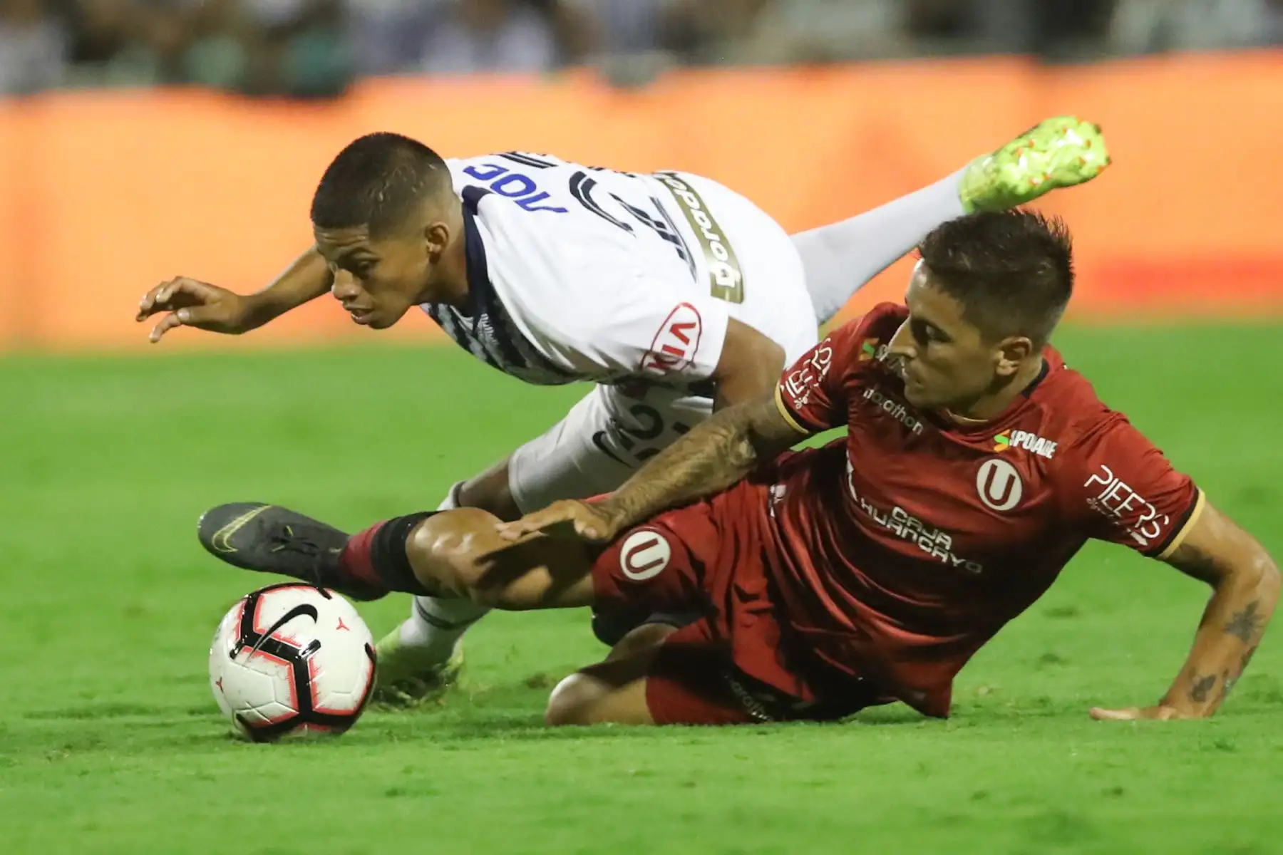 Universitario derrotó 3 a 2 a Alianza Lima en el primer clásico del 2019.  Foto: ANDINA/Juan Carlos Guzmán Negrini.