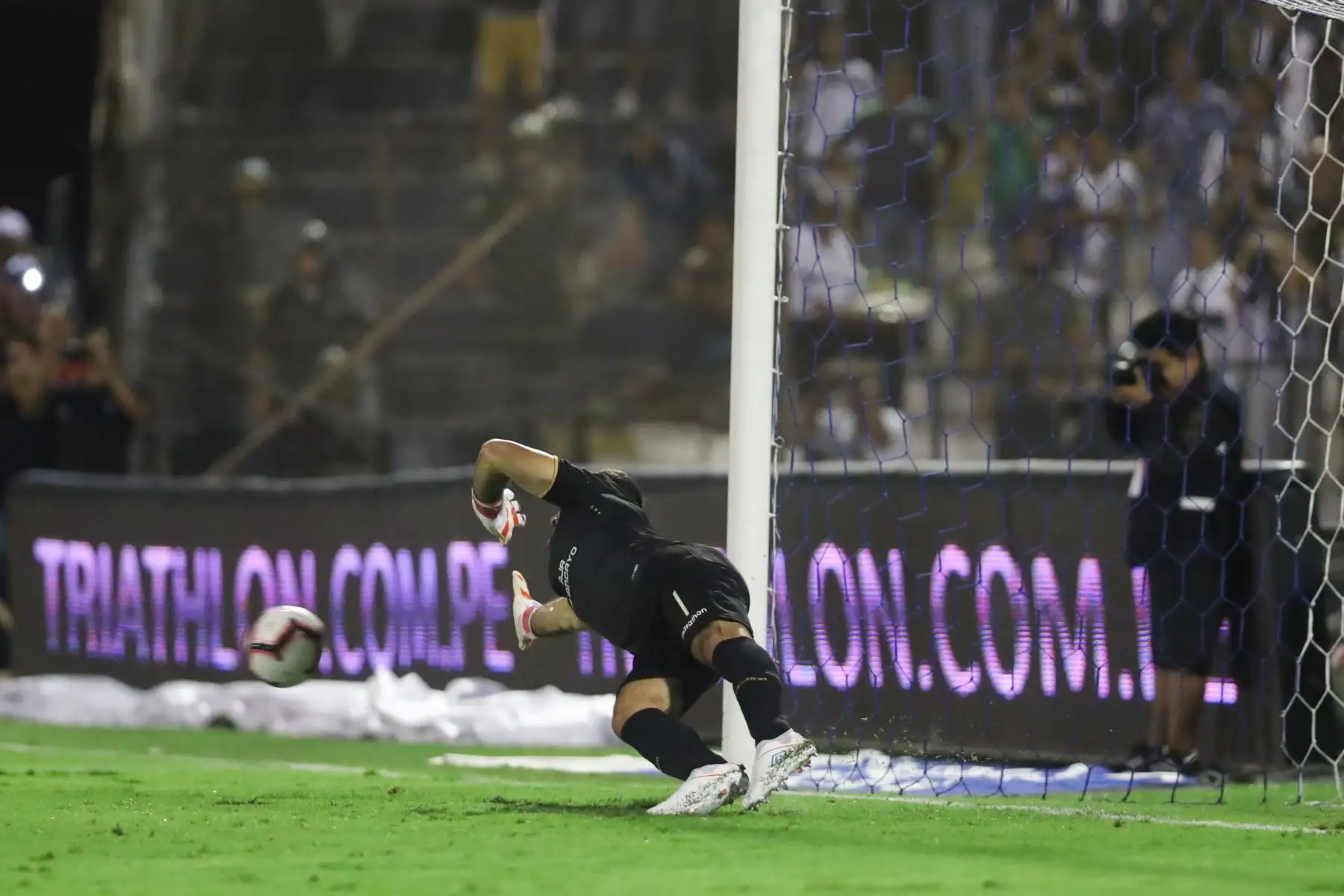 Universitario derrotó 3 a 2 a Alianza Lima en el primer clásico del 2019.

Foto: ANDINA/Juan Carlos Guzmán Negrini.