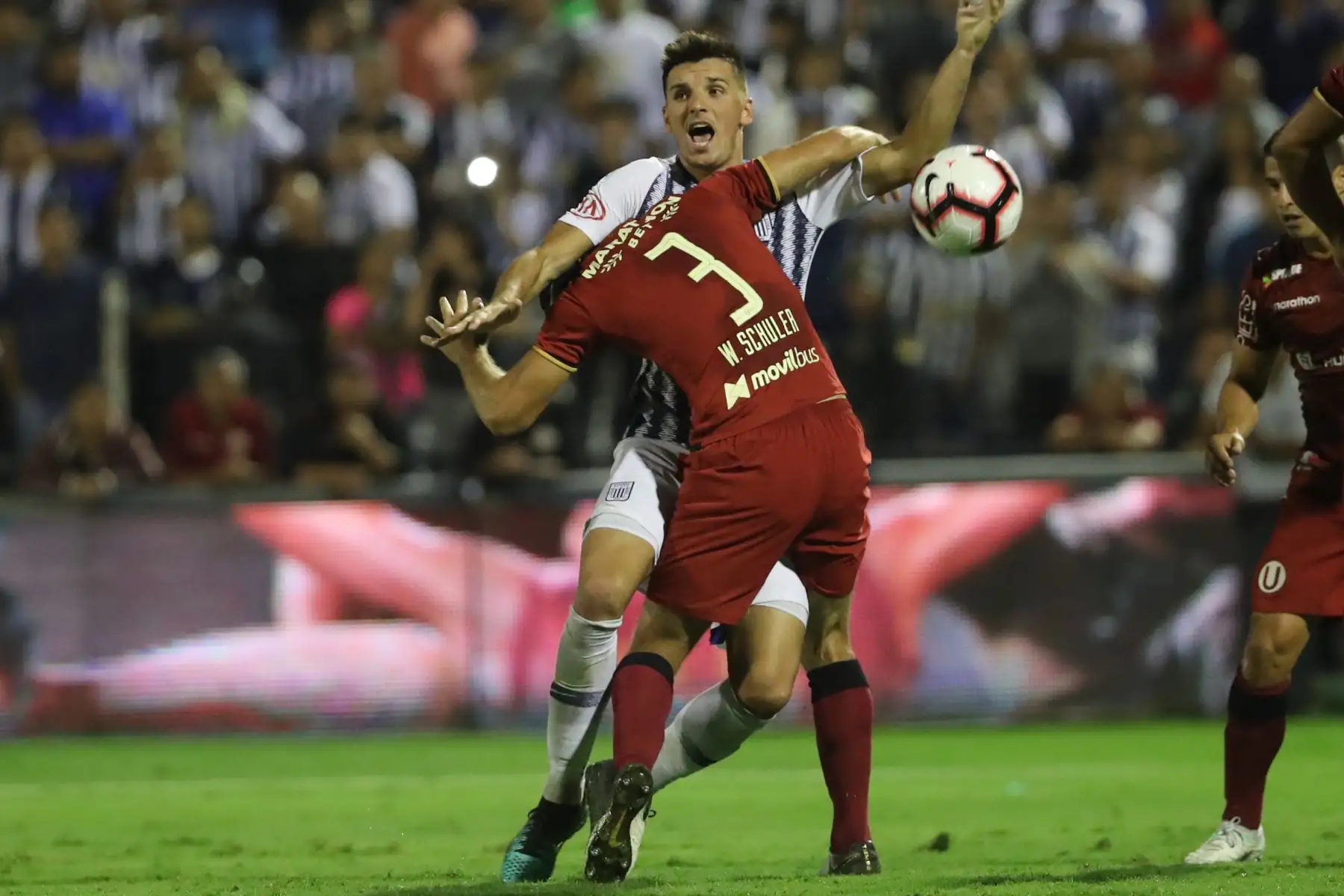 Universitario derrotó 3 a 2 a Alianza Lima en el primer clásico del 2019.

Foto: ANDINA/Juan Carlos Guzmán Negrini.