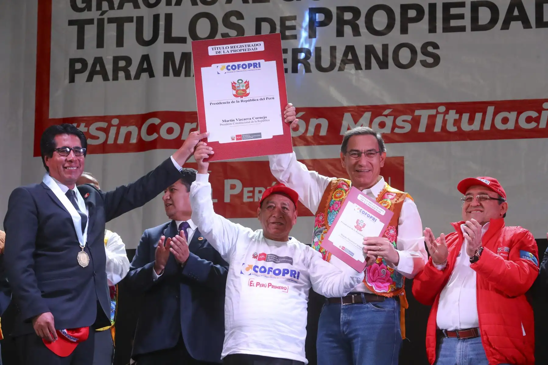 Presidente Vizcarra entrega títulos de propiedad en Junín.Foto: ANDINA/Prensa Presidencia