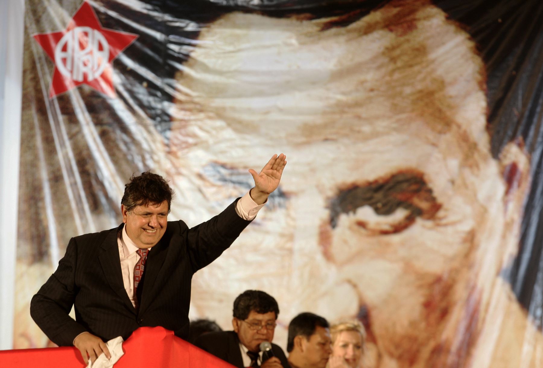 El ex presidente Alan Garcia da un discurso en el Día de la Fraternidad en el año 2009.
Foto: Agencia Andina