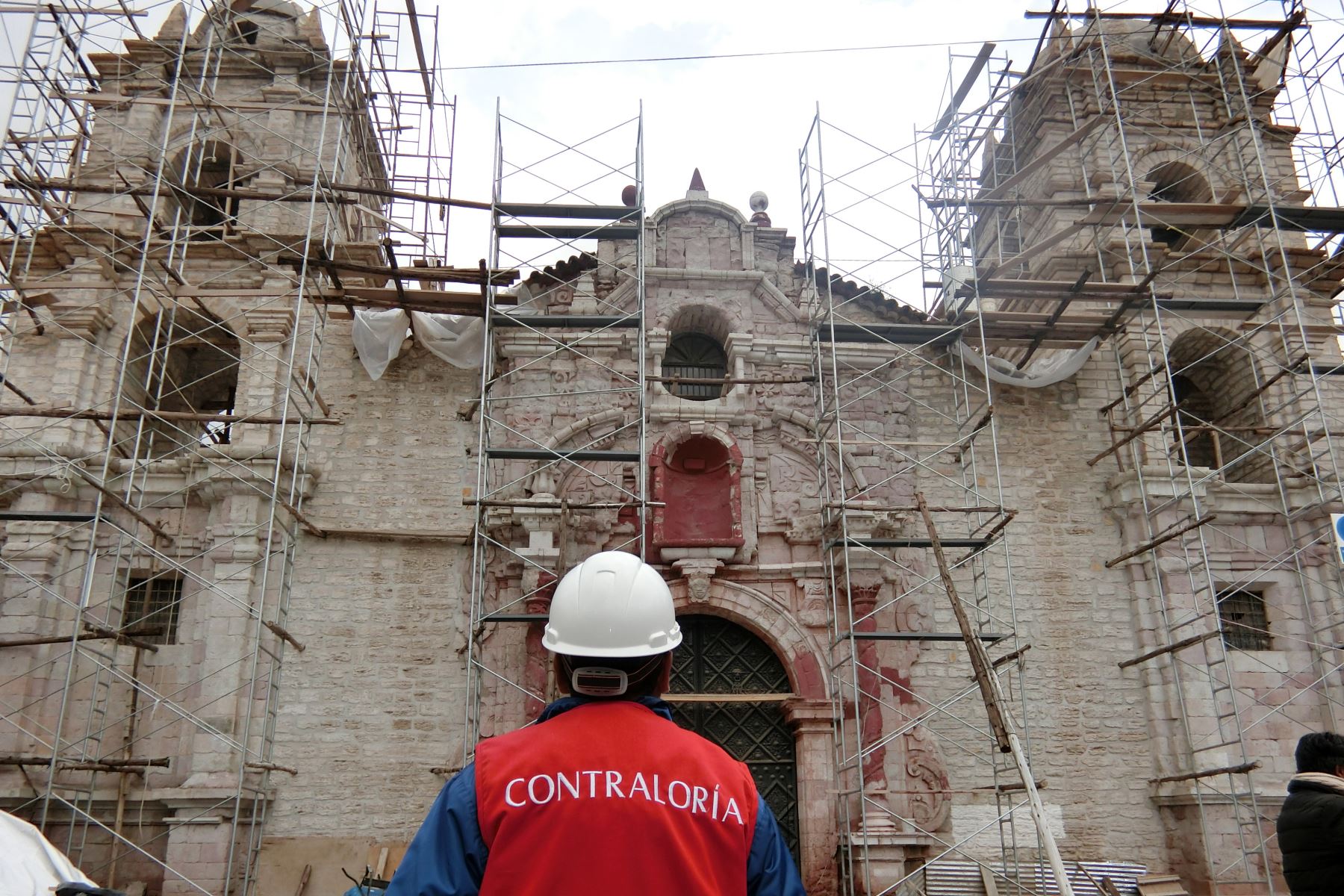 Contraloría alerta por riesgo de colapso de muro de iglesia Santo Domingo en Huancavelica. ANDINA/Difusión