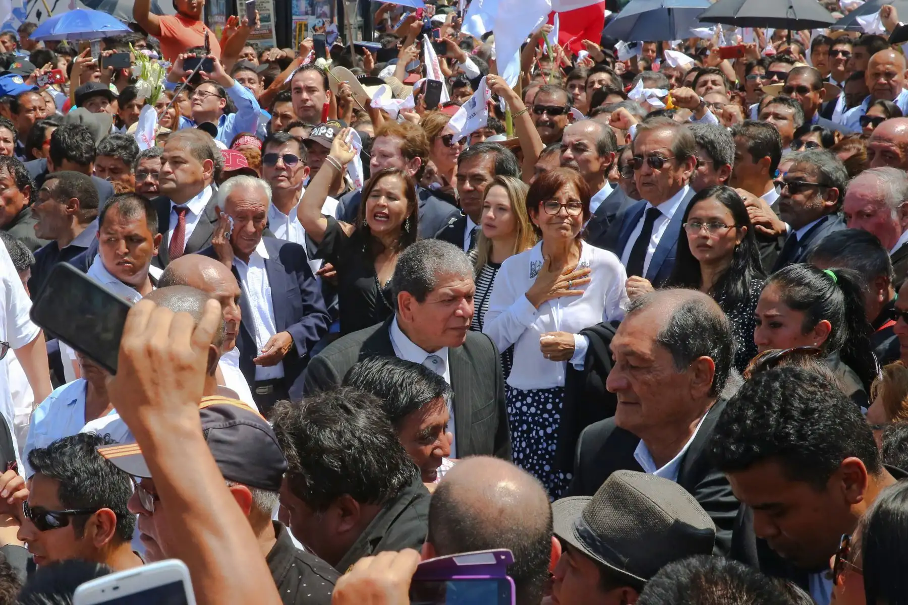 Restos del expresidente Alan García son trasladados al cementerio de Huachipa.

Foto: ANDINA: Vidal Tarqui