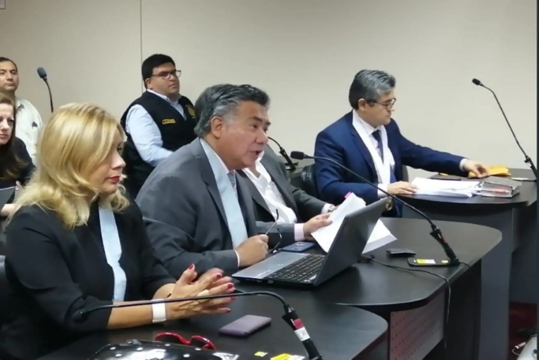 Abogado César Nakazaki, expone ante el juez durante la audiencia en que se evaluó el pedido de prisión preventiva contra el expresidente Pedro Pablo Kuczynski.