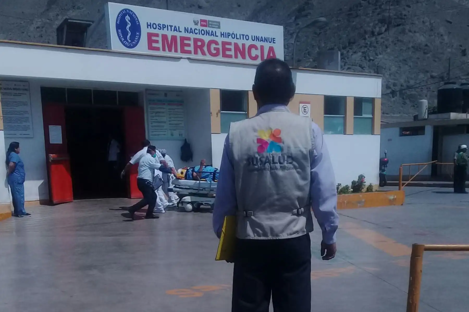Susalud verifica atención de heridos de accidente vehicular en Huacho